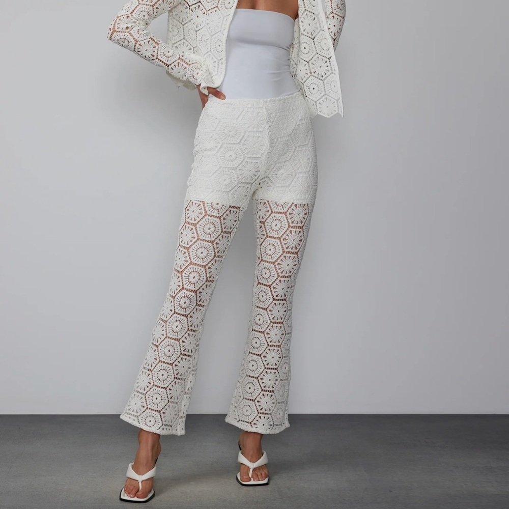 New York and company white crocheted pants